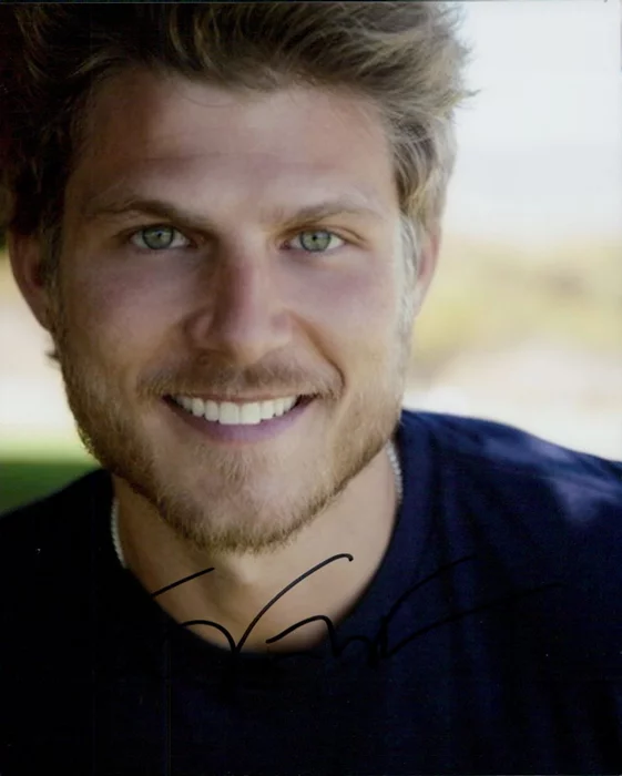 Travis Van Winkle autograph