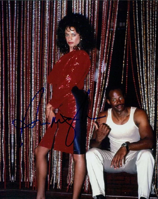 Anne-Marie Johnson autograph
