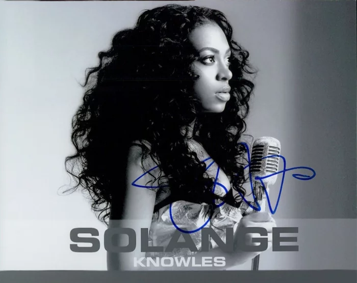 Solange Knowles autograph