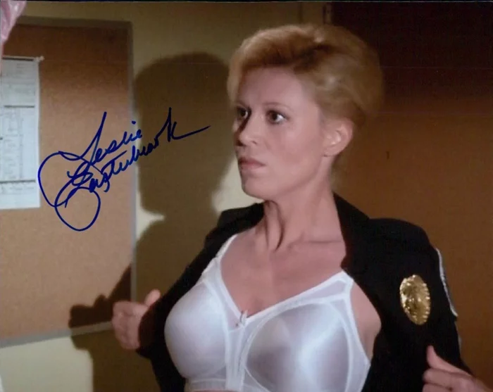 Leslie Easterbrook autograph