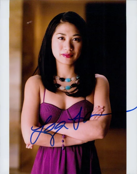 Liza Lapira autograph
