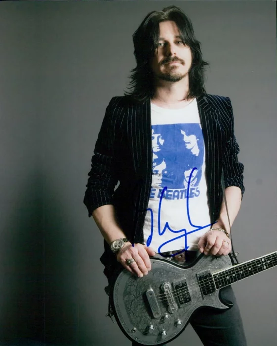 Gilby Clarke autograph