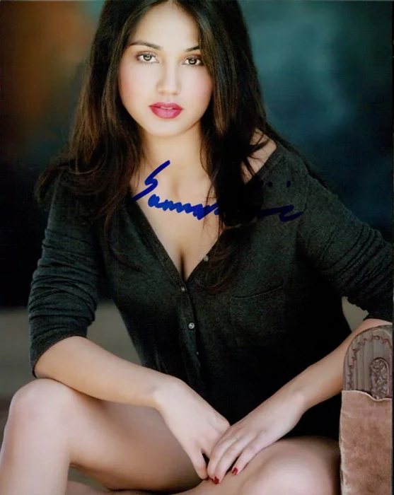 Summer Bishil autograph