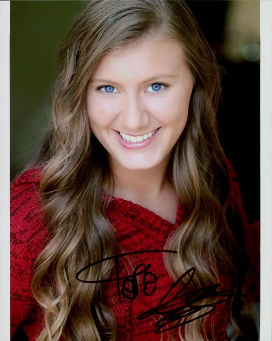 Tara Nicole Azarian autograph