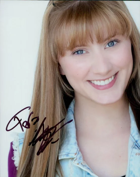 Tara Nicole Azarian autograph