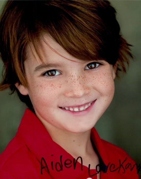 Aiden Lovekamp autograph
