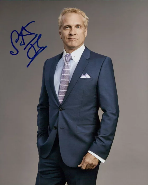 Patrick Fabian autograph