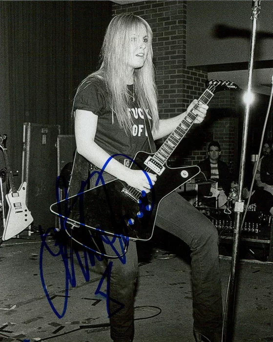 Lita Ford autograph