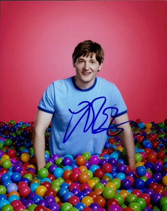Lucas Neff autograph