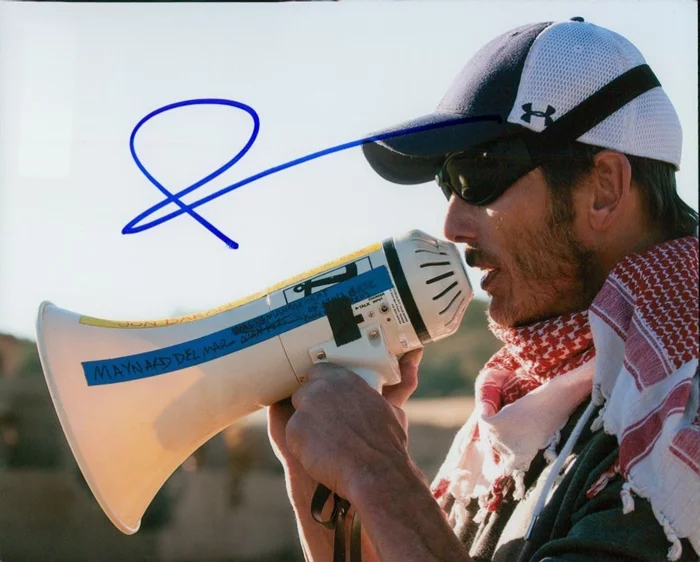 Peter Berg autograph