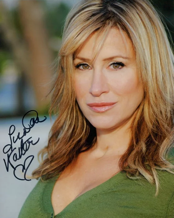 Lisa Ann Walter autograph