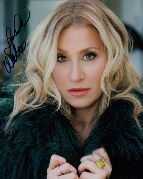Lisa Ann Walter autograph
