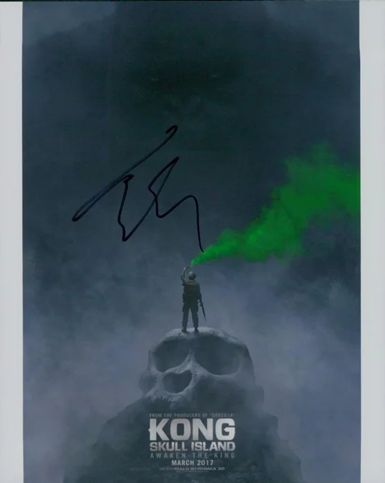 Toby Kebbell autograph