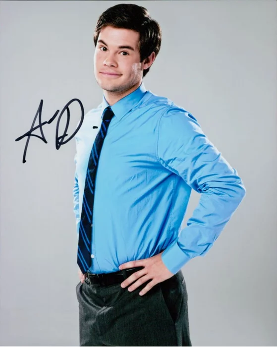 Adam  DeVine autograph