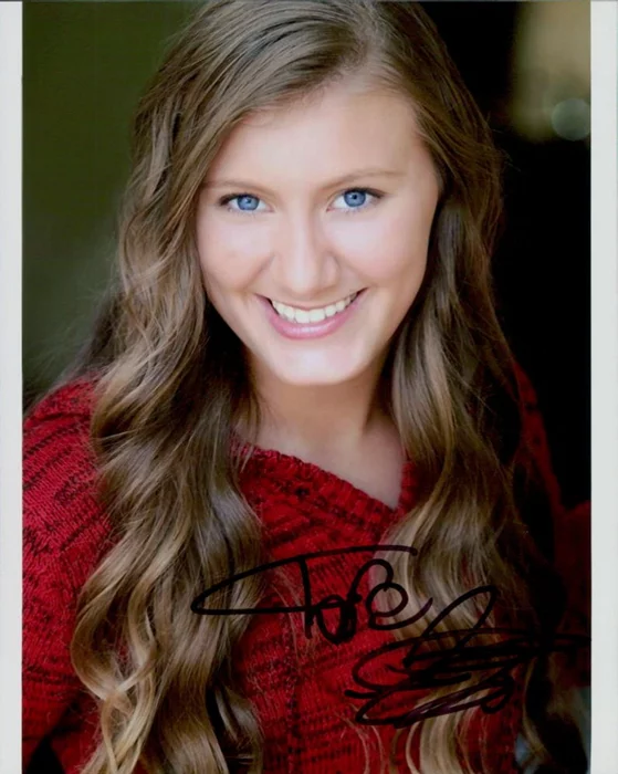 Tara Nicole Azarian autograph