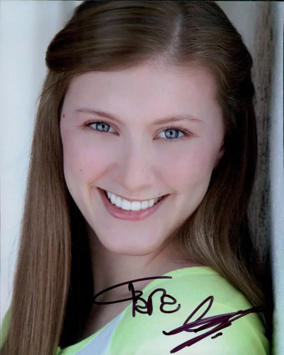 Tara Nicole Azarian autograph