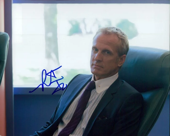 Patrick Fabian autograph