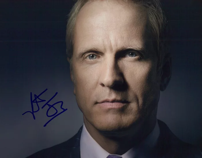 Patrick Fabian autograph