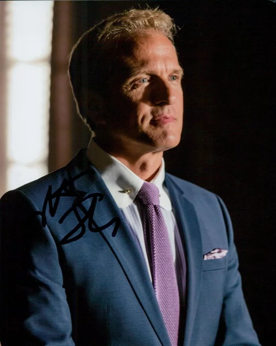 Patrick Fabian autograph