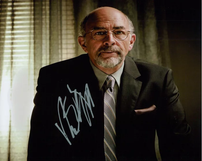 Richard Schiff autograph