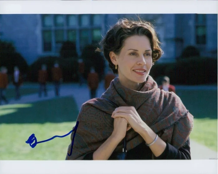 Embeth Davidtz autograph