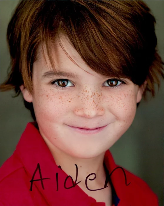 Aiden Lovekamp autograph