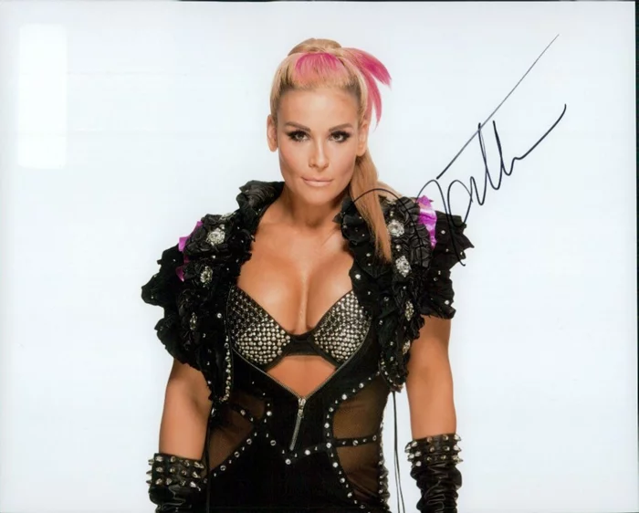 Natalya Neidhart autograph