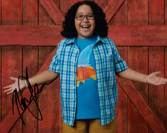Nathan Arenas autograph