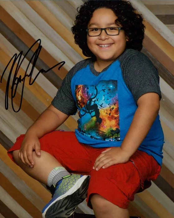 Nathan Arenas autograph