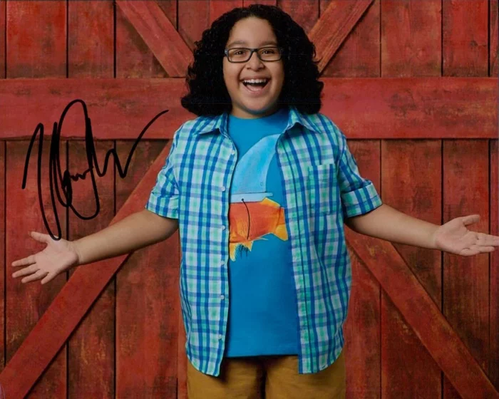 Nathan Arenas autograph