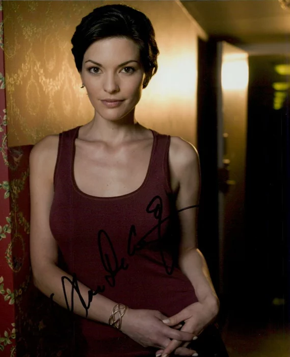 Alana De La Garza autograph