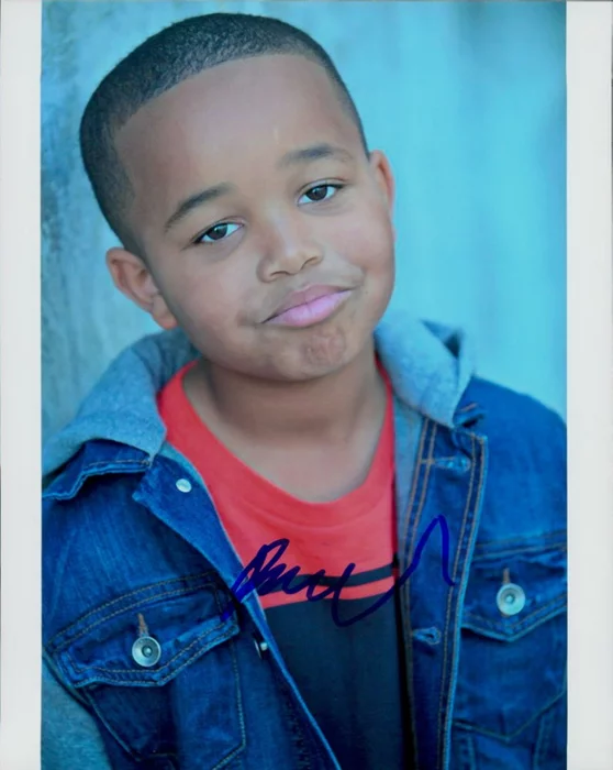 Jailen Bates autograph