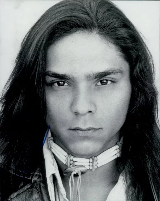 Zahn McClarnon autograph