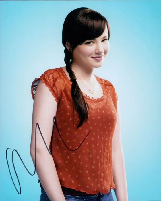 Ashley Rickards autograph