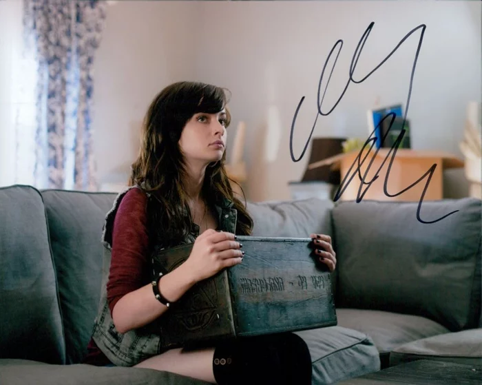 Ashley Rickards autograph