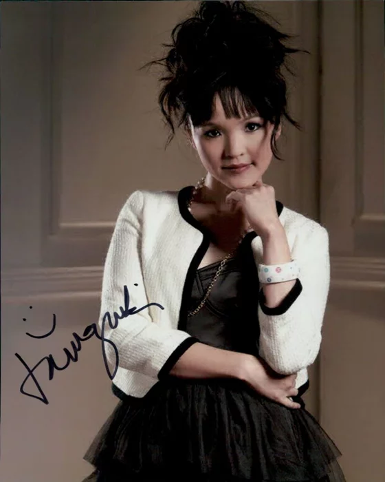 Tania Gunadi autograph