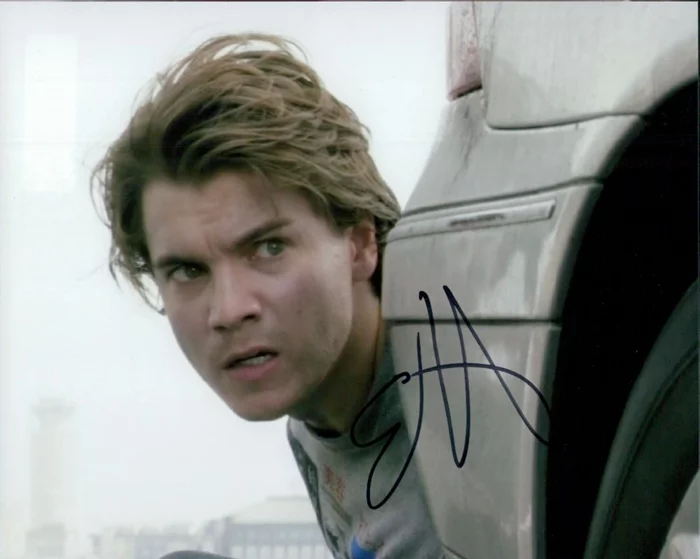 Emile Hirsch autograph