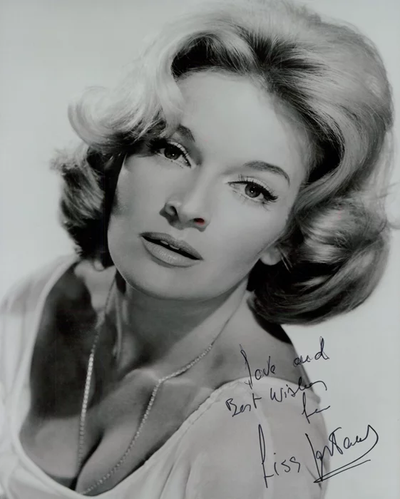 Lisa Gastoni autograph