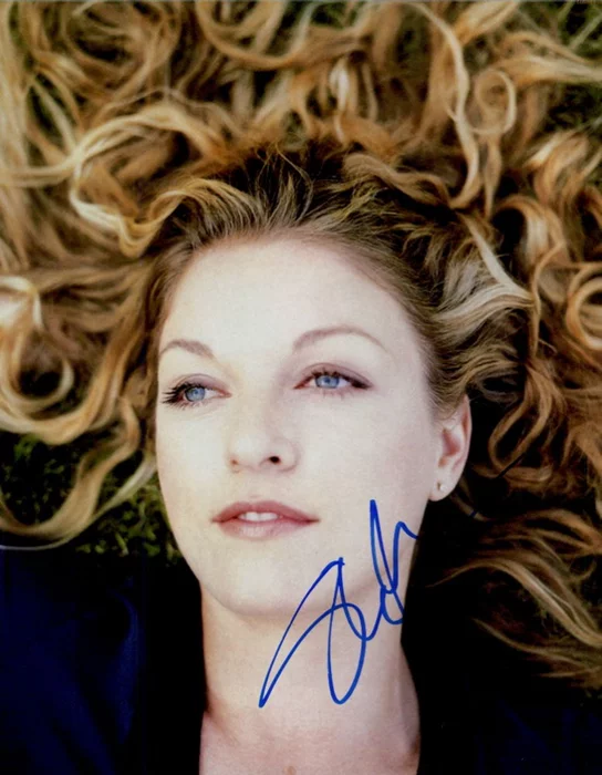 Sheryl Lee autograph