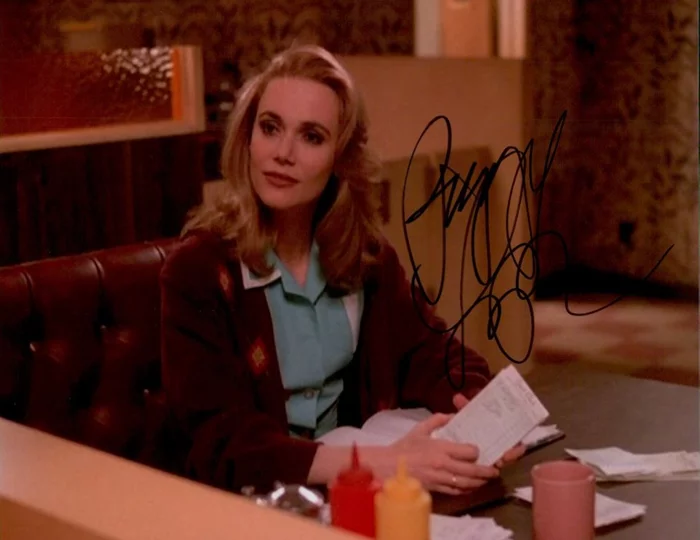 Peggy Lipton autograph