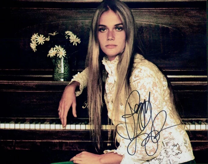 Peggy Lipton autograph