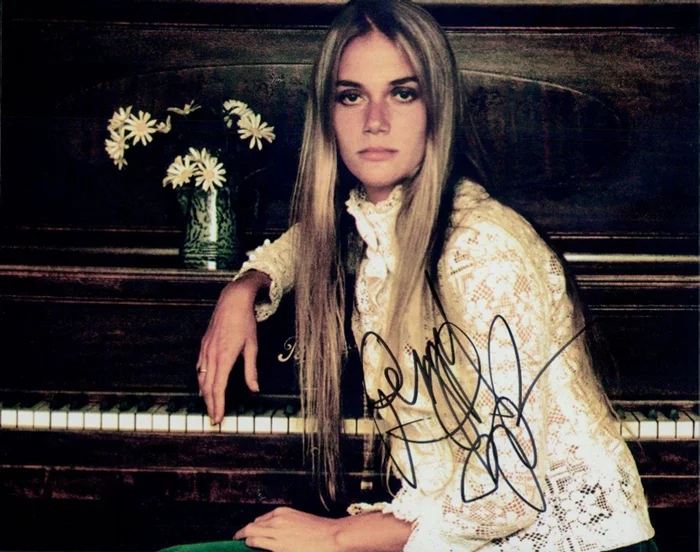 Peggy Lipton autograph