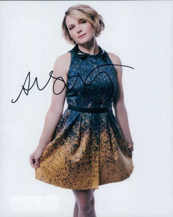 Amy Seimetz autograph