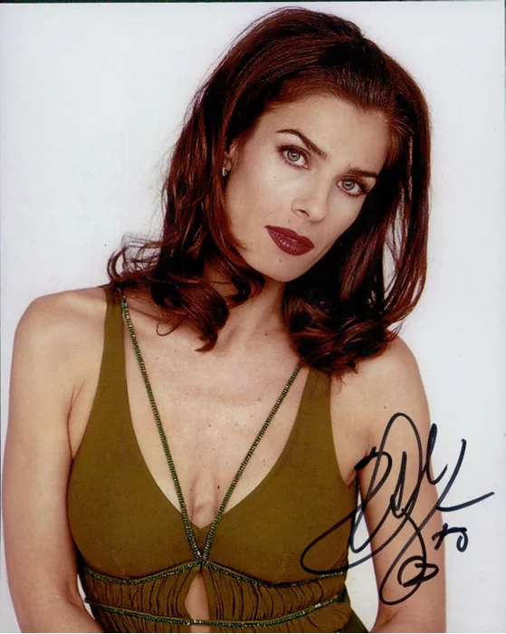 Kristian Alfonso autograph