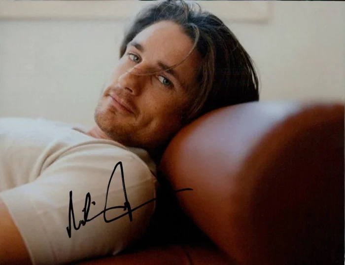 Martin Henderson autograph