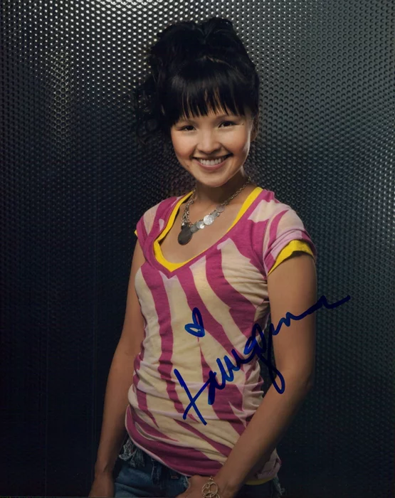 Tania Gunadi autograph