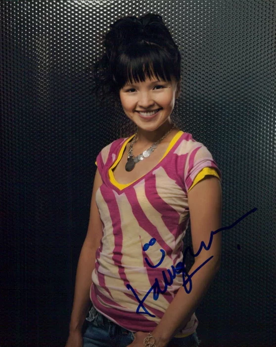 Tania Gunadi autograph