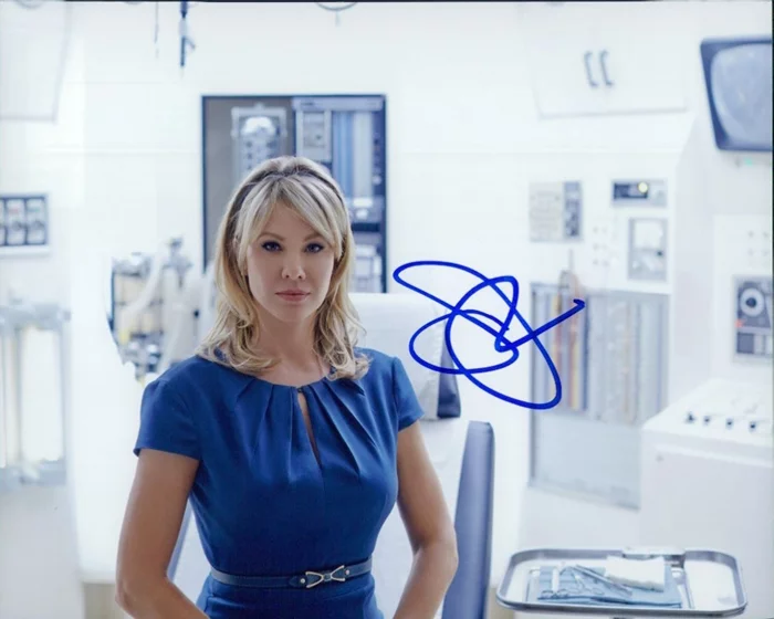 Andrea Roth autograph