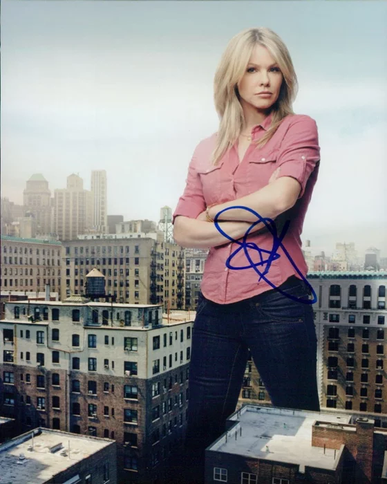 Andrea Roth autograph