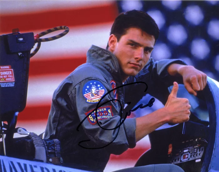 Tom Cruise autograph